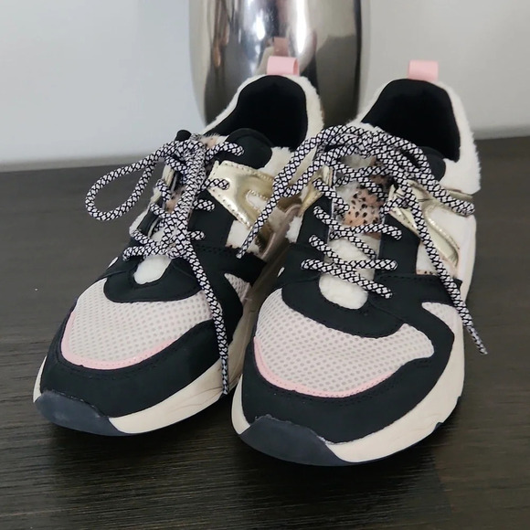 POSH by Poelman Lace and Faux Fur Sneakers women’s size 8 US - Picture 2 of 10